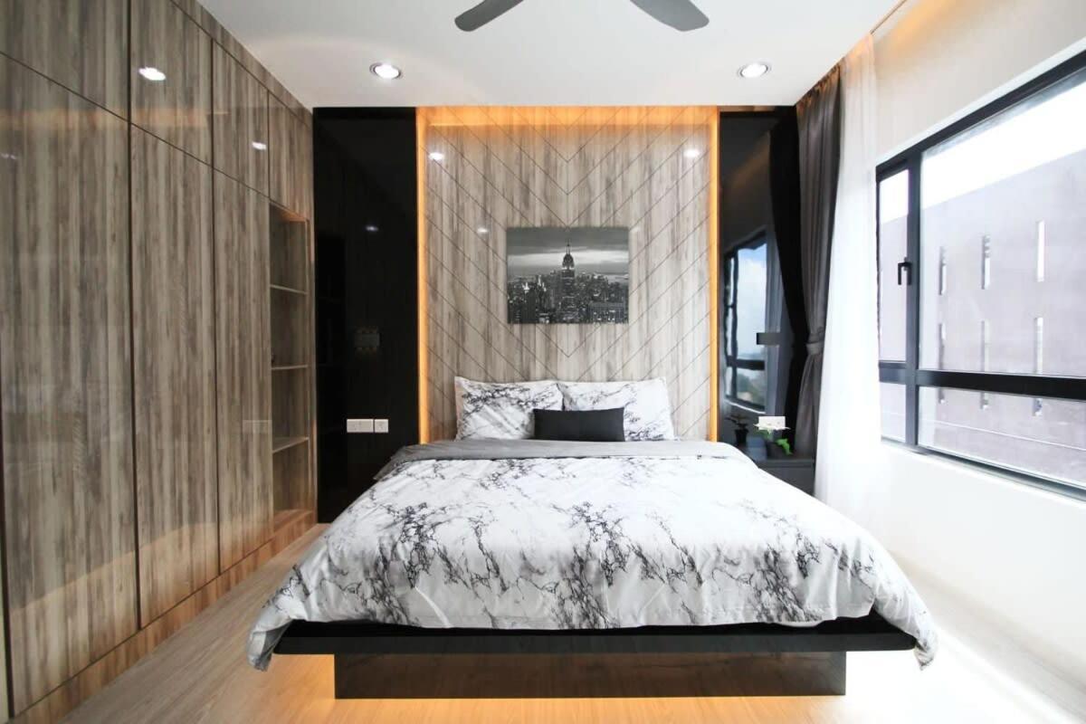 A Stylish High-Floor 2Br Suasana Suites Views ยะโฮร์บาห์รู ภายนอก รูปภาพ